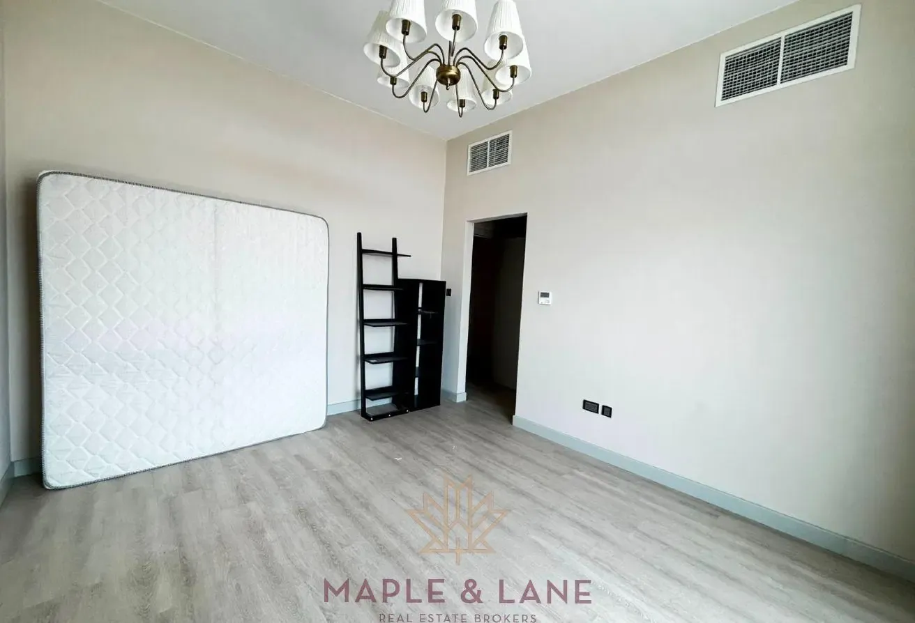 Elegant 2BR | Furnished | Community View