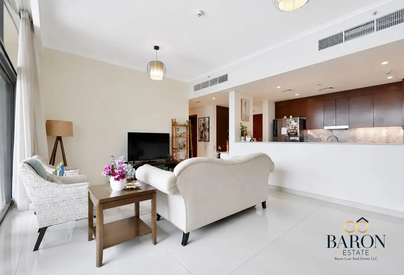 Full pool and park view | Vacant | Large Layout