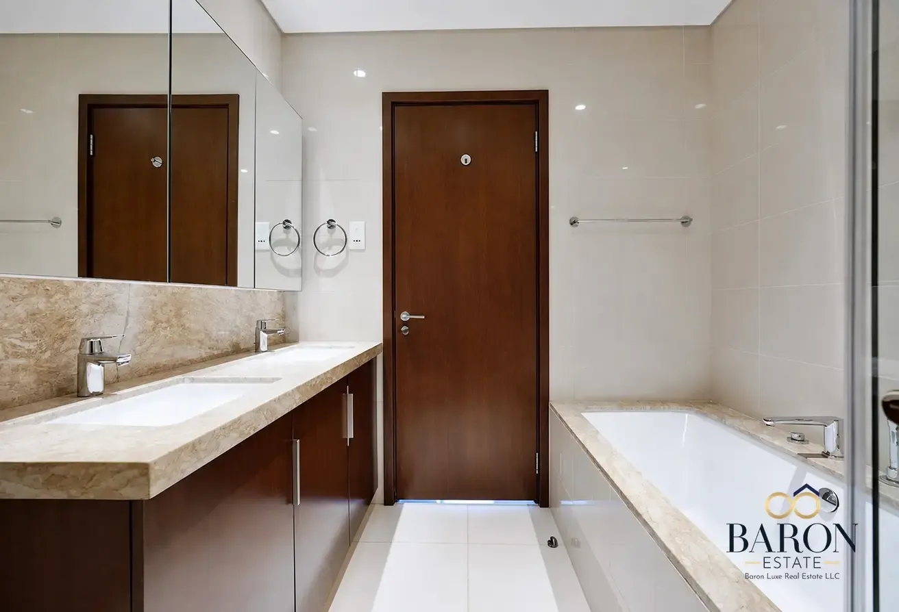 Full pool and park view | Vacant | Large Layout