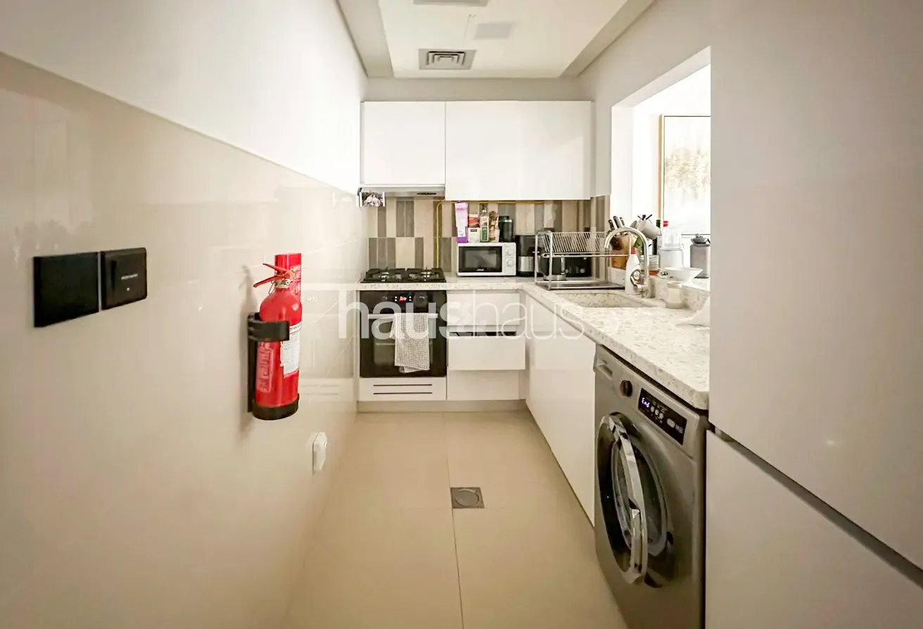 1 bedroom | Close to Metro | Large Layout