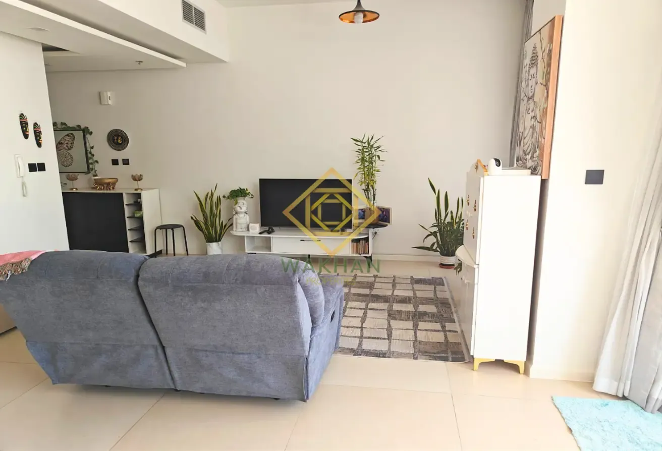 Spacious 1BR + Study | Huge Layout | Near Metro