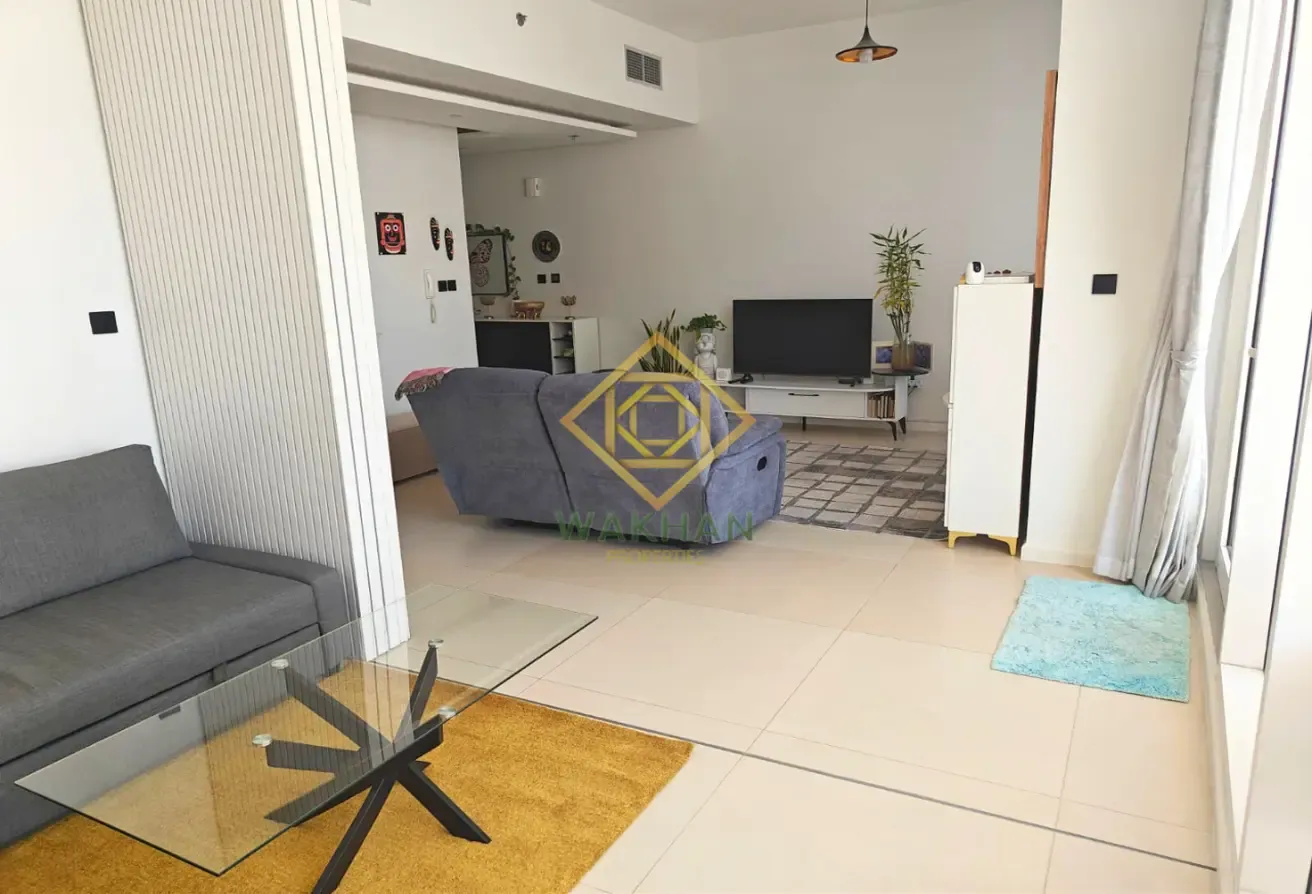 Spacious 1BR + Study | Huge Layout | Near Metro