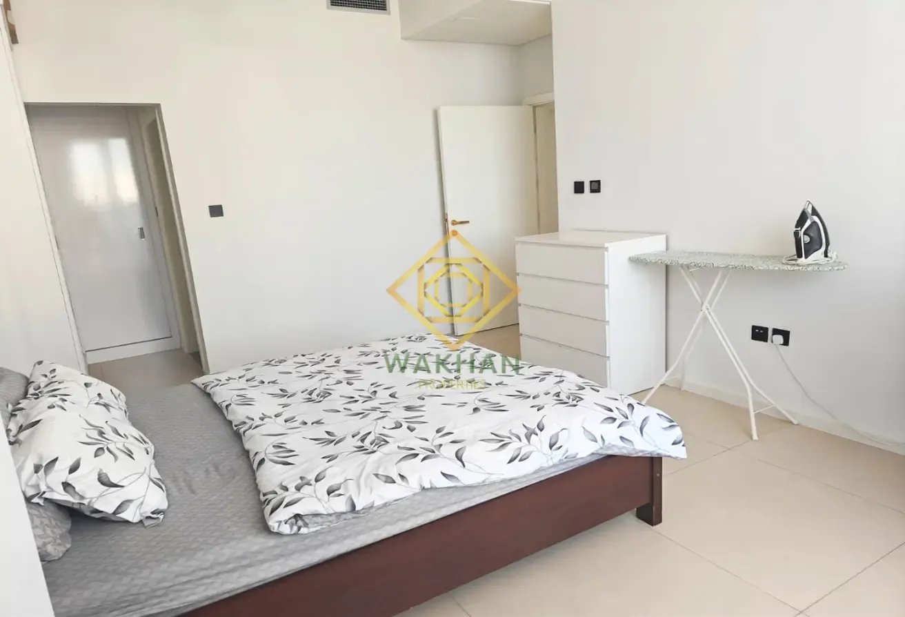 Spacious 1BR + Study | Huge Layout | Near Metro
