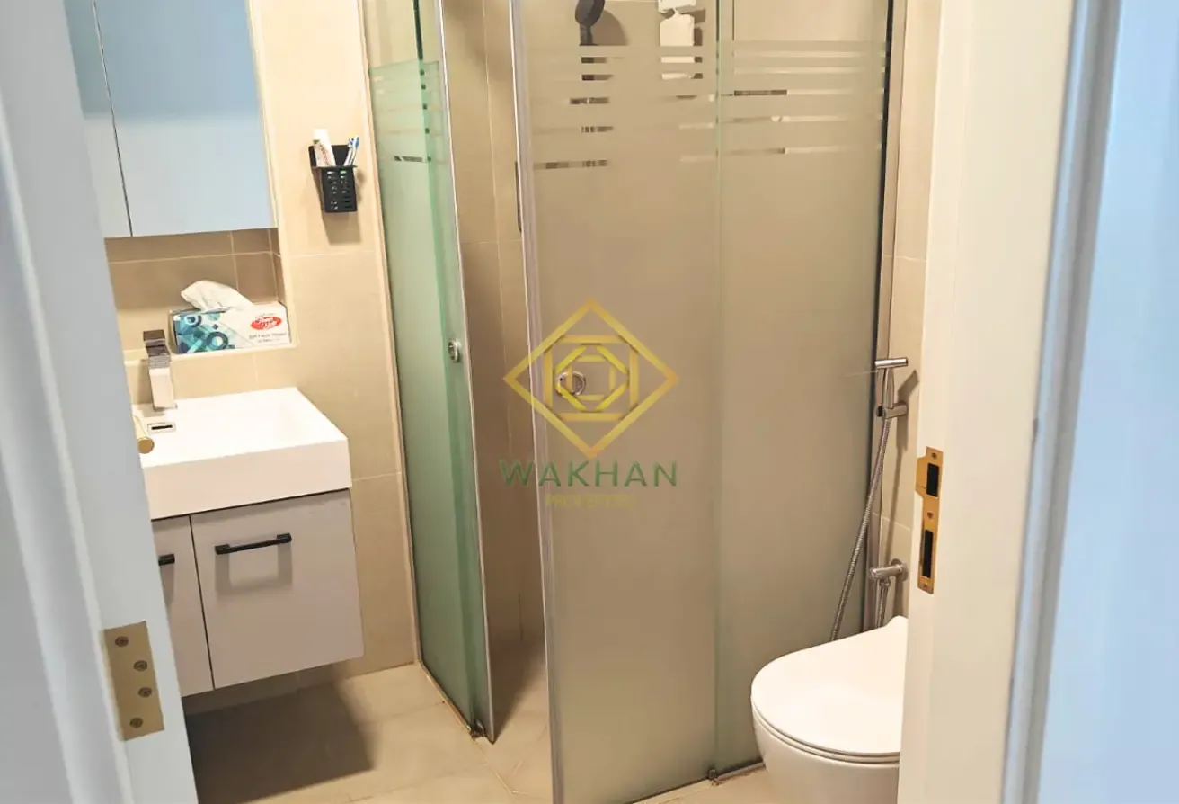 Spacious 1BR + Study | Huge Layout | Near Metro
