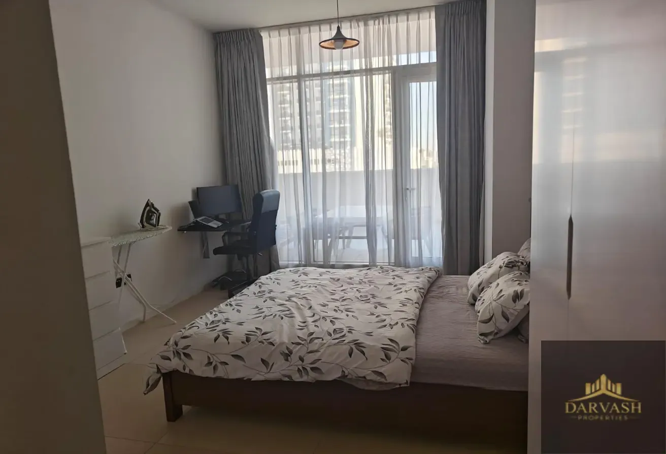Spacious 1BR + Study | 2BR | Near Metro