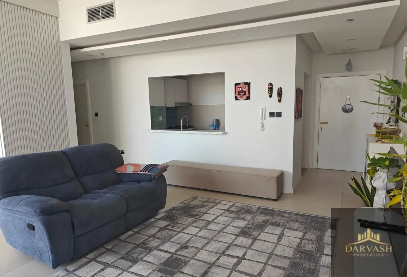 Spacious 1BR + Study | 2BR | Near Metro