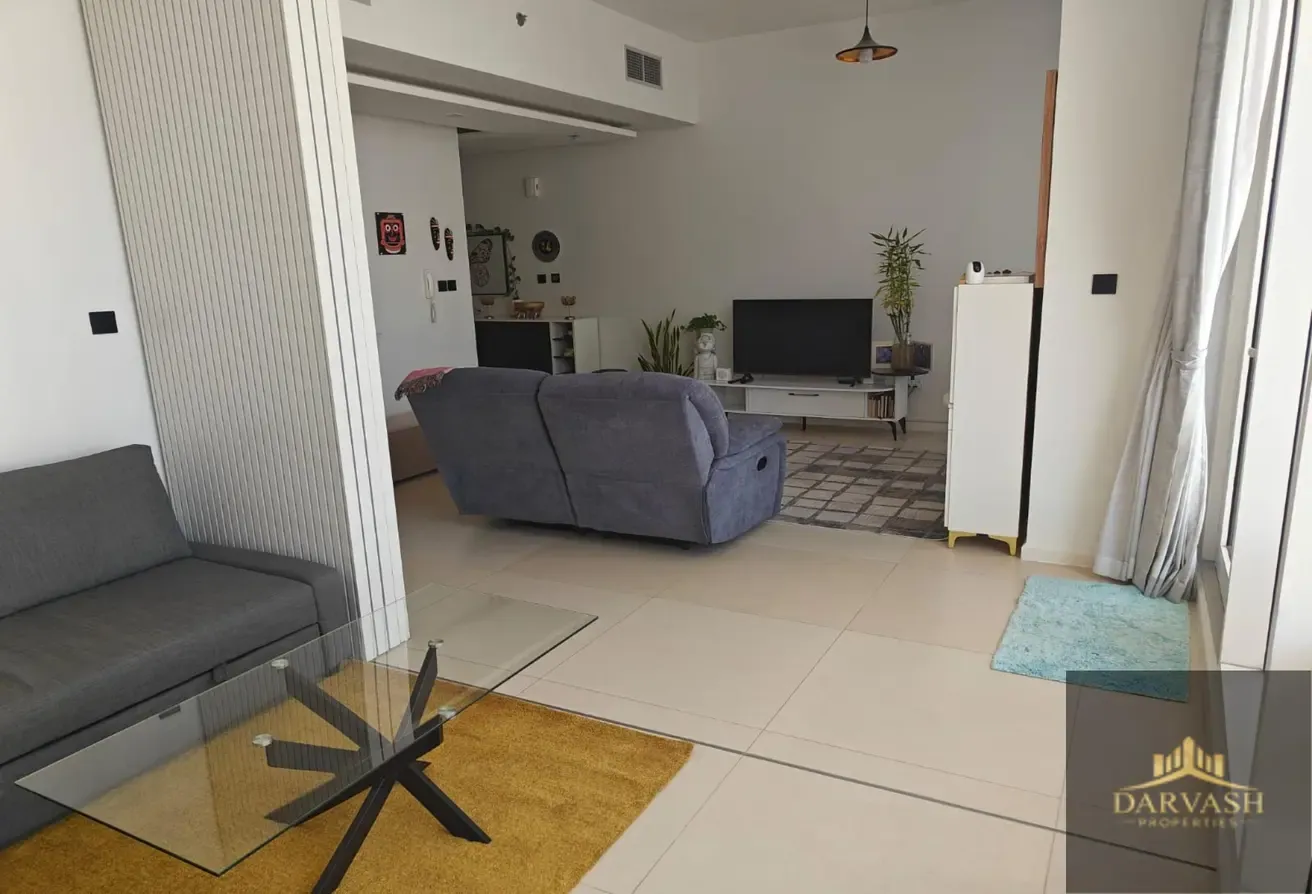 Spacious 1BR + Study | 2BR | Near Metro