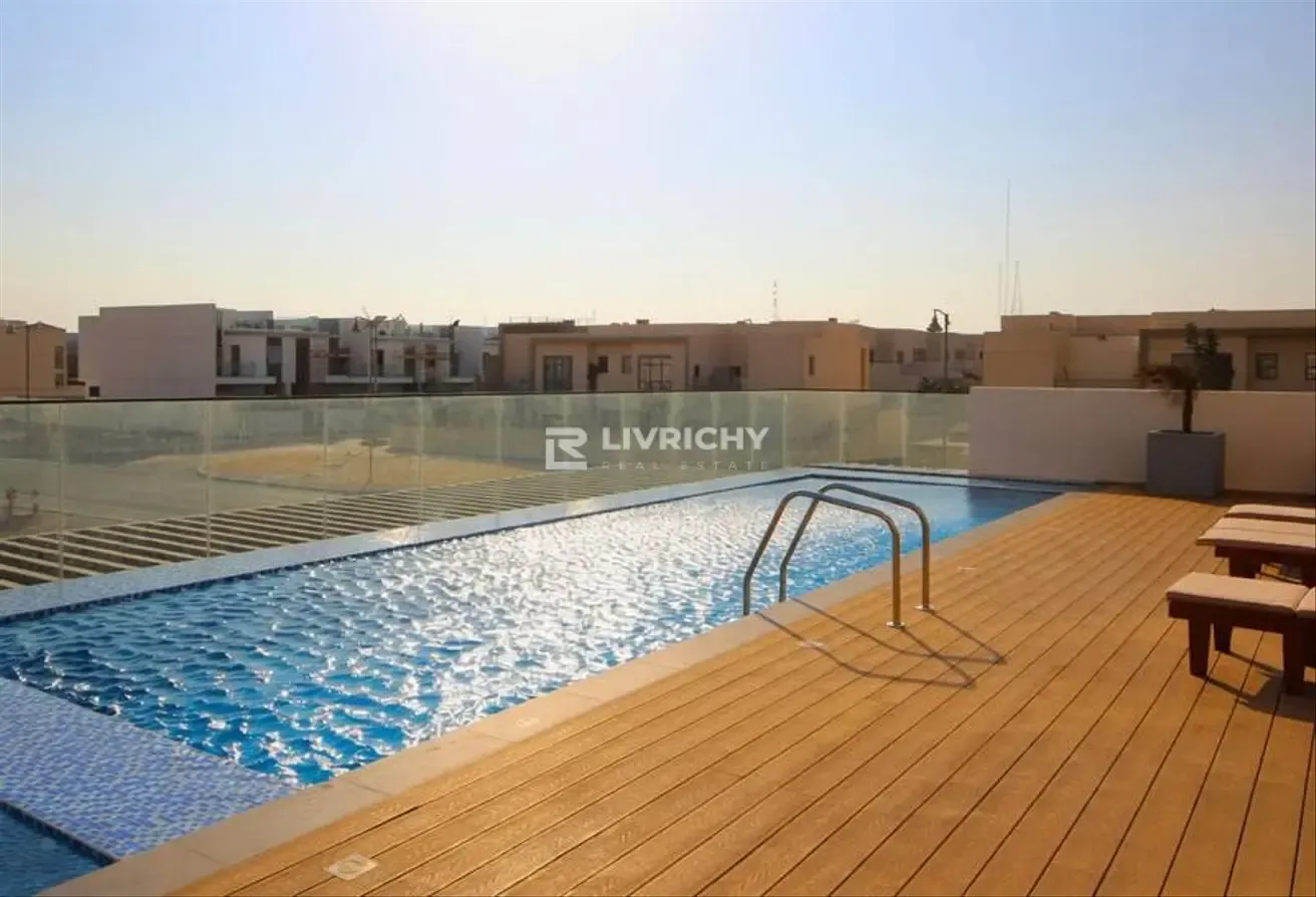 COMMUNITY VIEW | NEAR METRO | BIG BALCONY