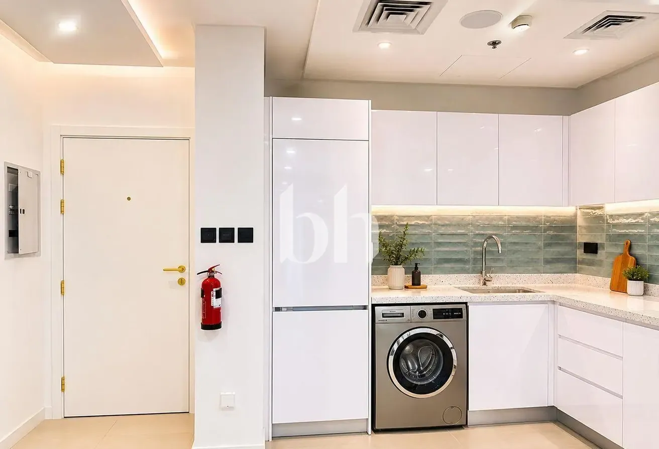 Fully Furnished | Close to Metro | Marina Sky View