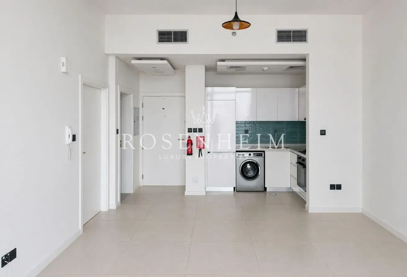 Unfurnished  |  Spacious Layout |  Well Maintained