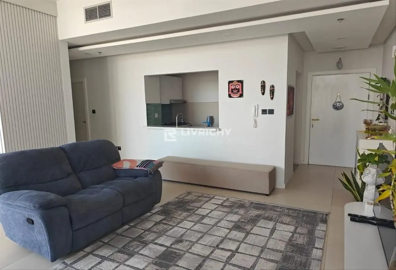 NEAR METRO | BIG BALCONY | COMMUNITY VIEW