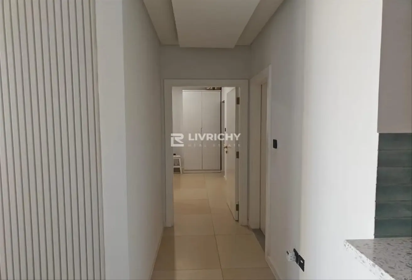 NEAR METRO | BIG BALCONY | COMMUNITY VIEW