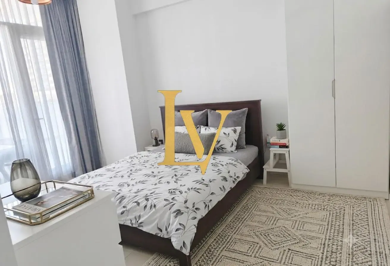 Huge ONE Bedroom Apart | Private BBQ | Near Metro
