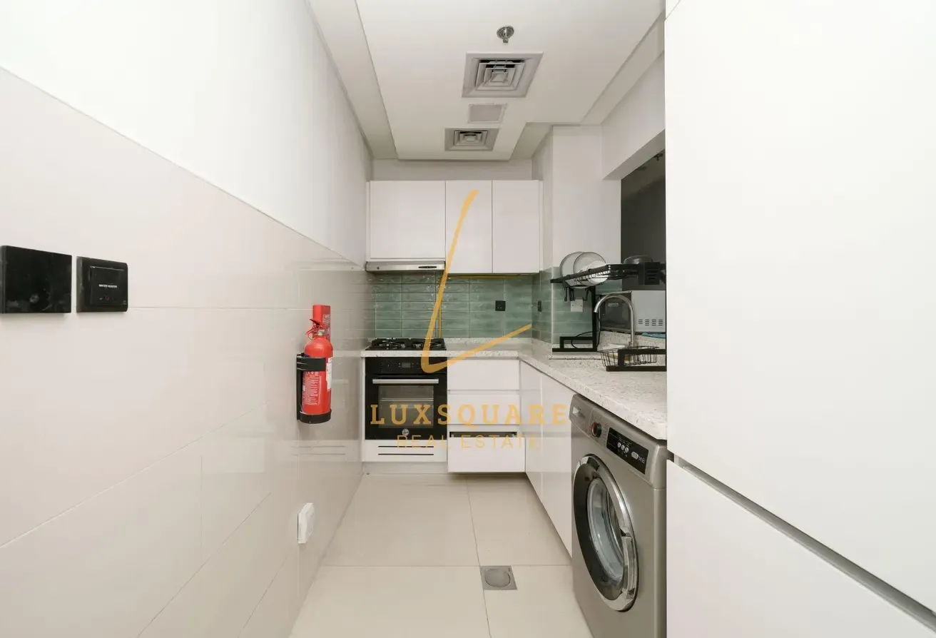 Pool And Gym Access | Vacant | Near Metro