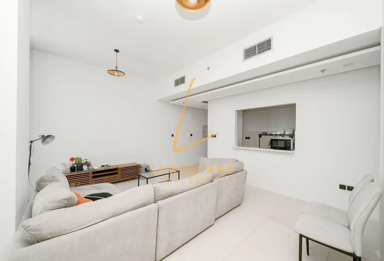 Pool And Gym Access | Vacant | Near Metro
