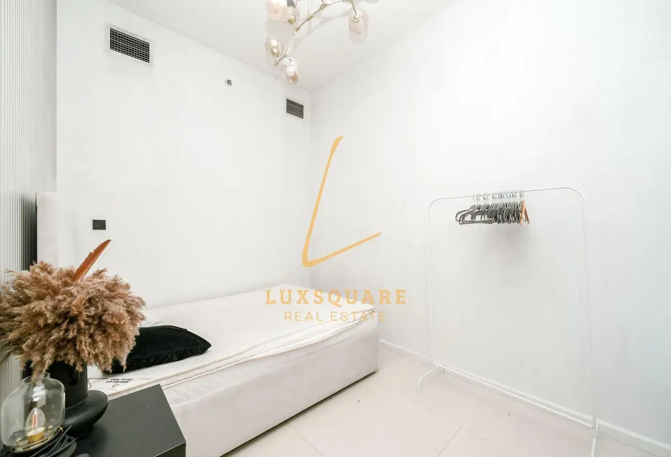 Pool And Gym Access | Vacant | Near Metro