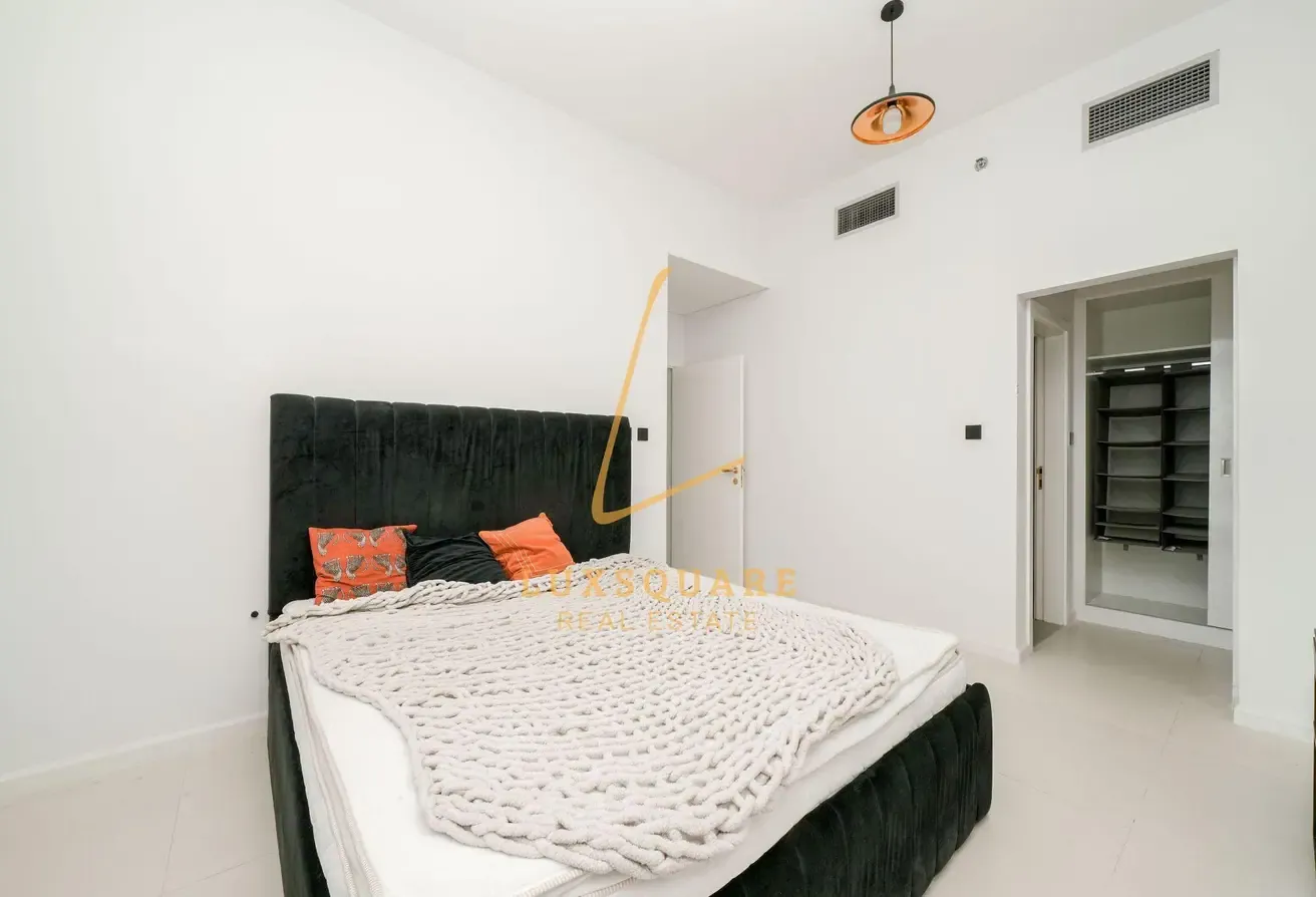 Pool And Gym Access | Vacant | Near Metro