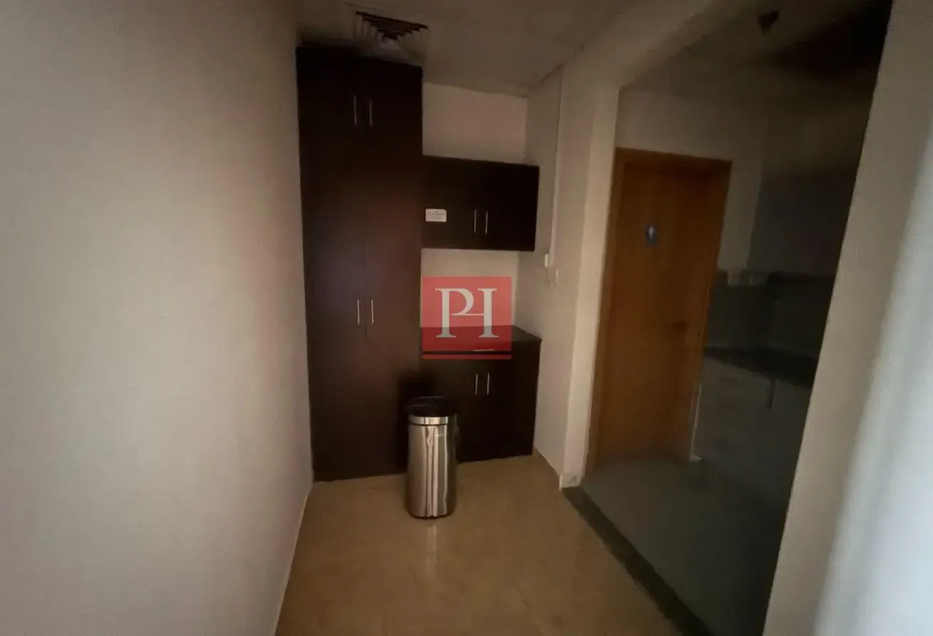 SPACIOUS OFFICE SPACE FOR SALE/ PRIME LOCATION