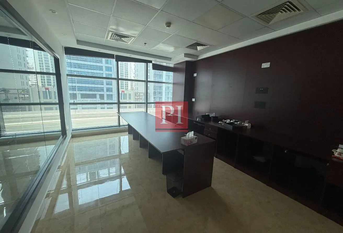 SPACIOUS OFFICE SPACE FOR SALE/ PRIME LOCATION