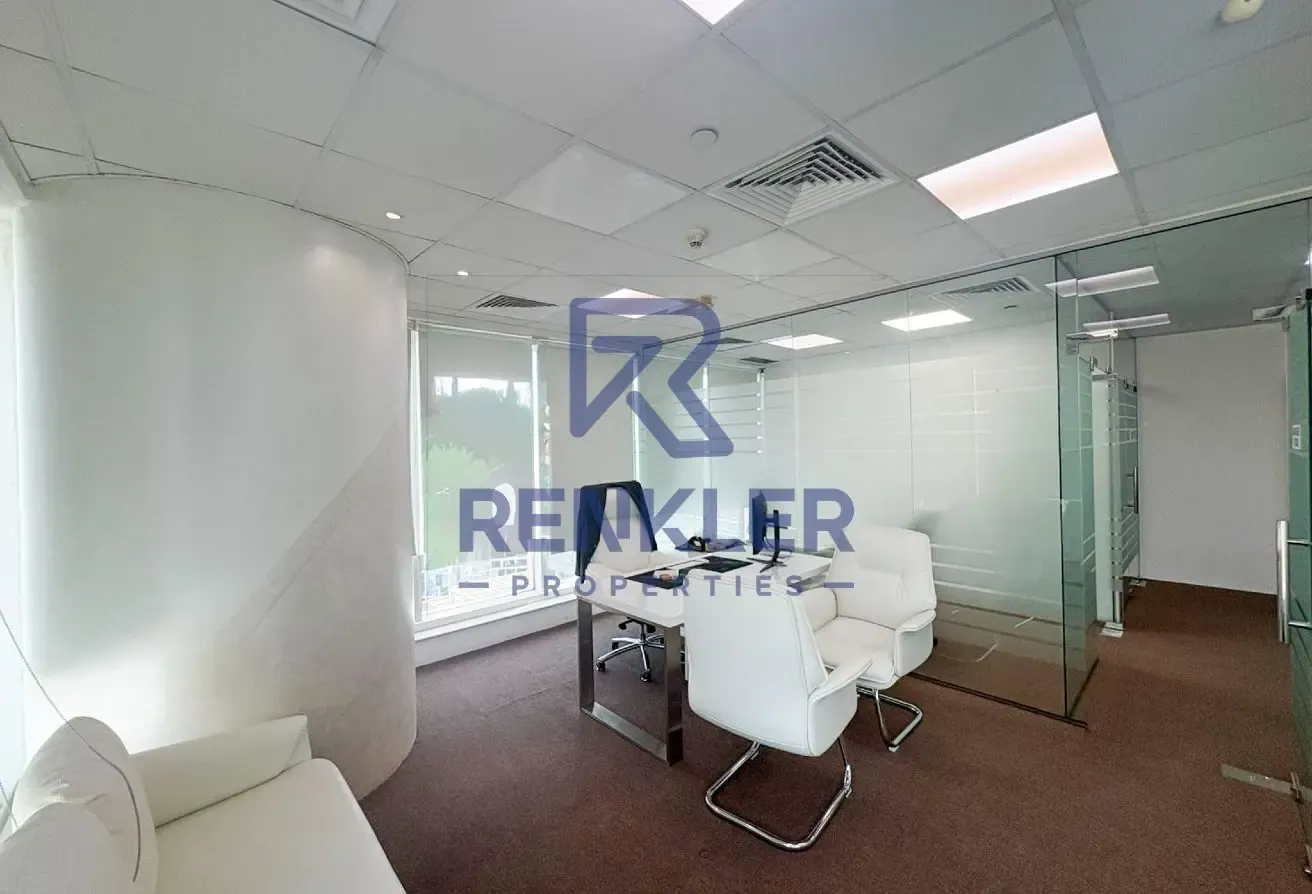 Furnished| Partitioned | Canal view