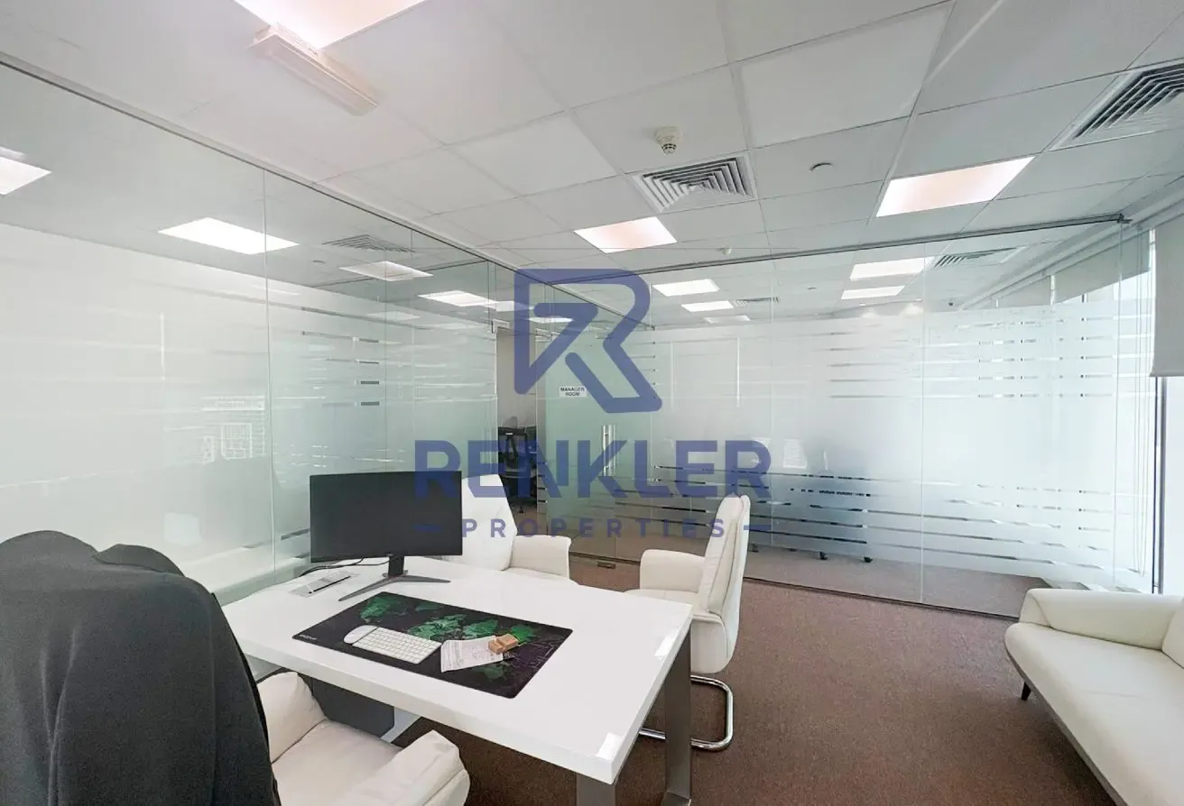 Furnished| Partitioned | Canal view