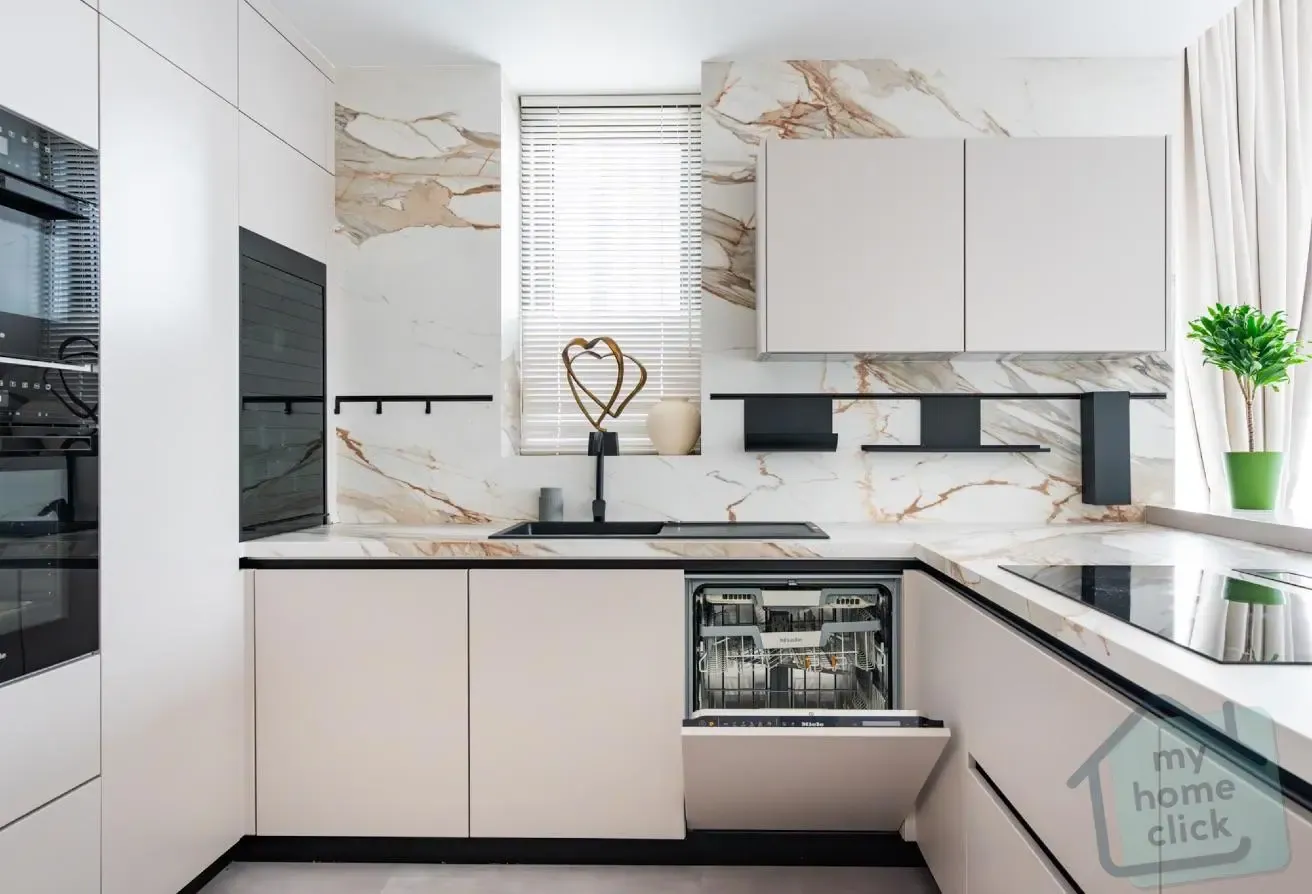 Luxury Renovated Corner 3BR | Creek Canal View