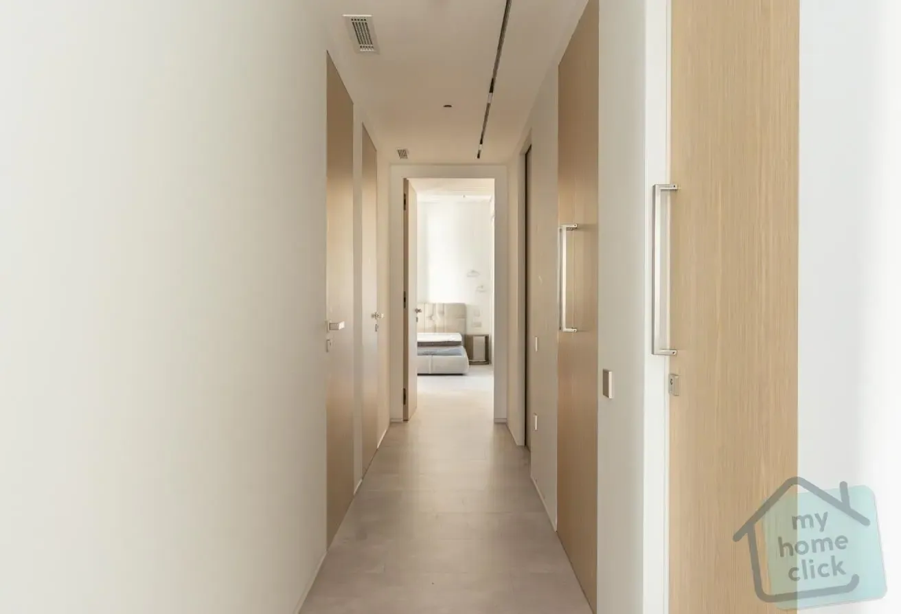 Luxury Renovated Corner 3BR | Creek Canal View