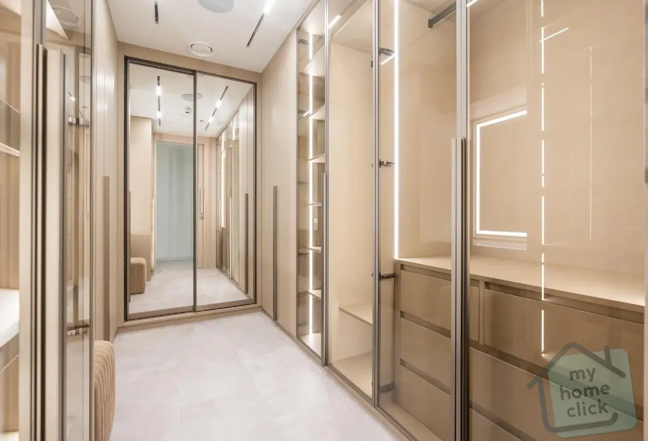 Luxury Renovated Corner 3BR | Creek Canal View