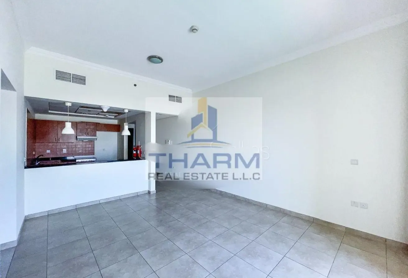 SPACIOUS 1BR APARTMENT IN PRIME LOCATION