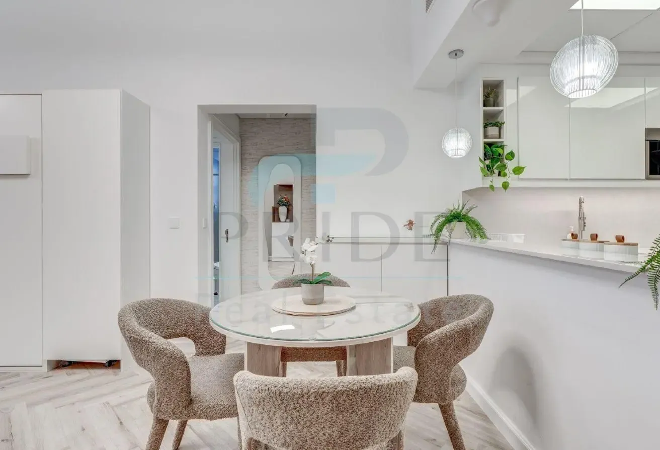 1 Bedroom | Canal View |Upgraded | Fully Furnished