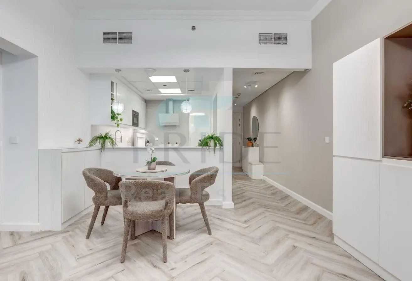 1 Bedroom | Canal View |Upgraded | Fully Furnished