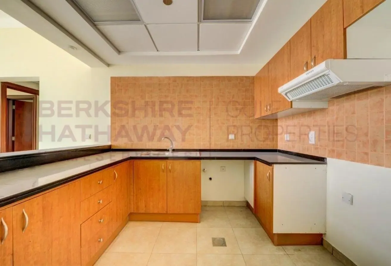 Beautiful 1 Bedroom with Balcony | Canal View