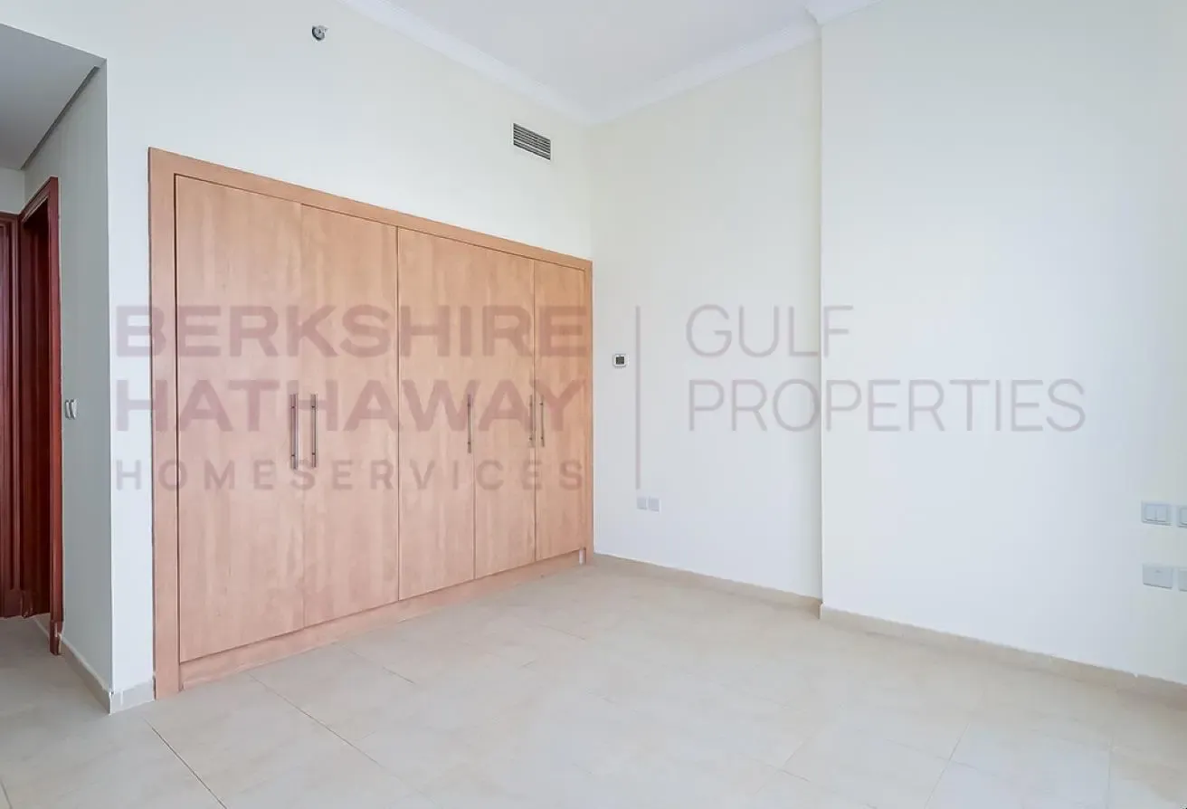 Beautiful 1 Bedroom with Balcony | Canal View
