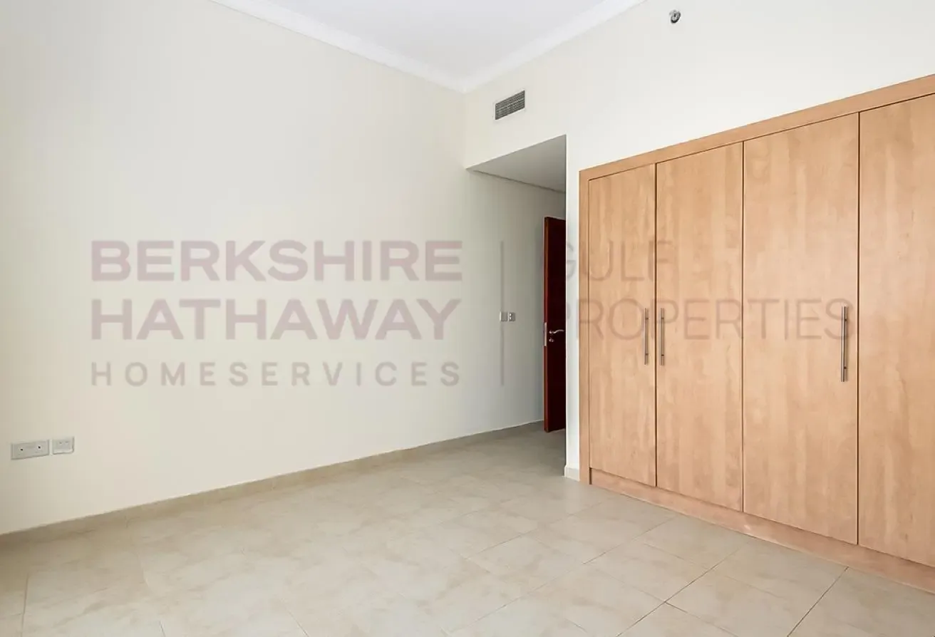 Beautiful 1 Bedroom with Balcony | Canal View