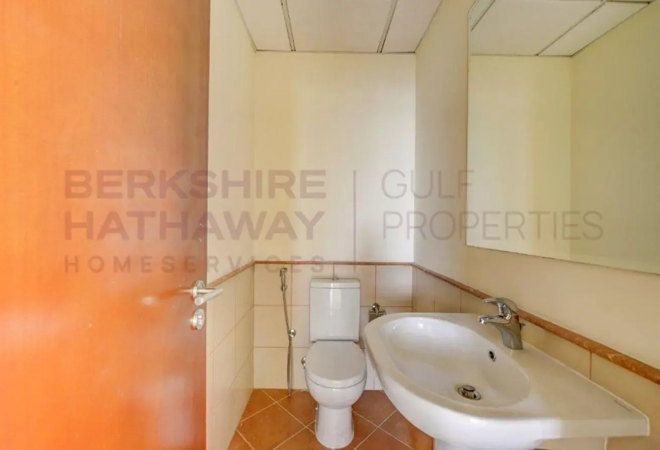 Beautiful 1 Bedroom with Balcony | Canal View