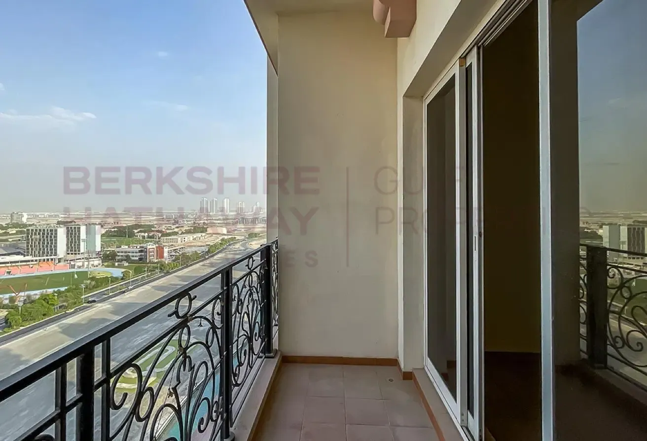 Beautiful 1 Bedroom with Balcony | Canal View