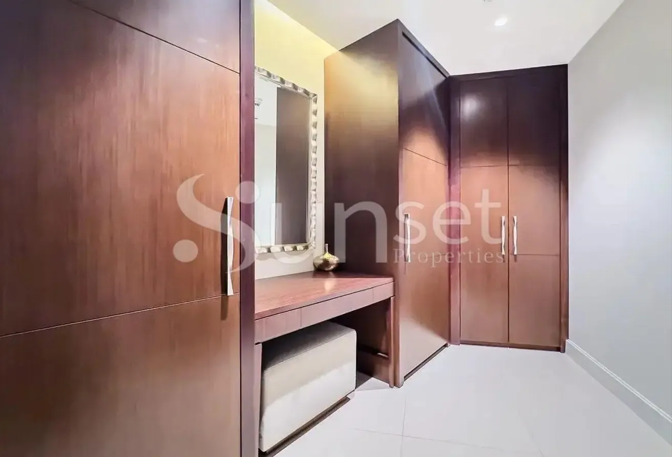 Elegant 2BR Apt | Burj Khalifa & Fountain Views