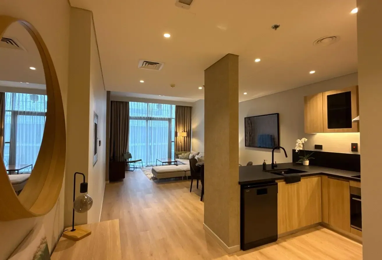 Fully Upgraded & Renovated 1 Bedroom | Golf View