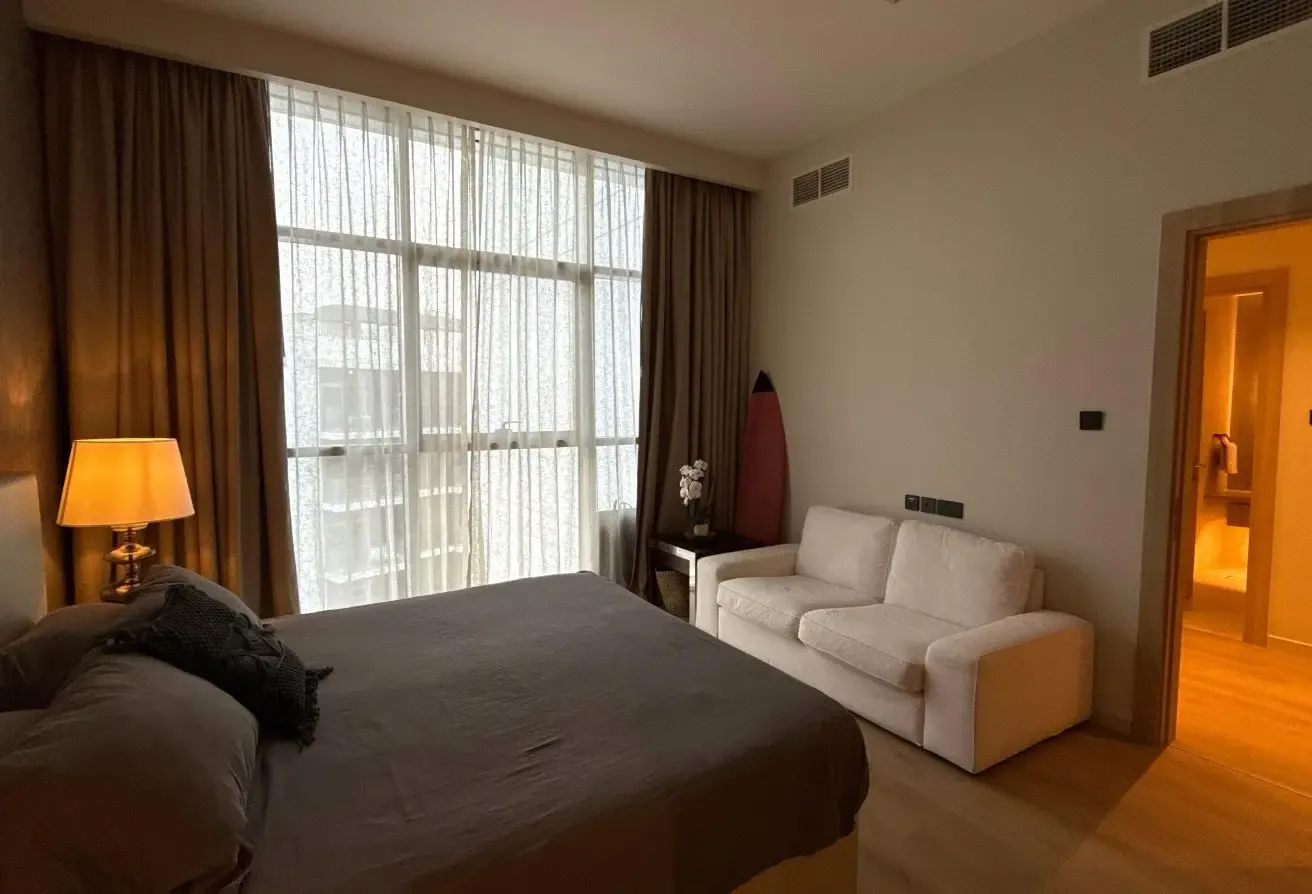 Fully Upgraded & Renovated 1 Bedroom | Golf View