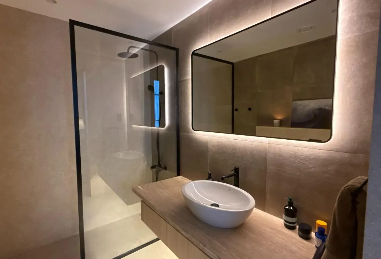 Fully Upgraded & Renovated 1 Bedroom | Golf View