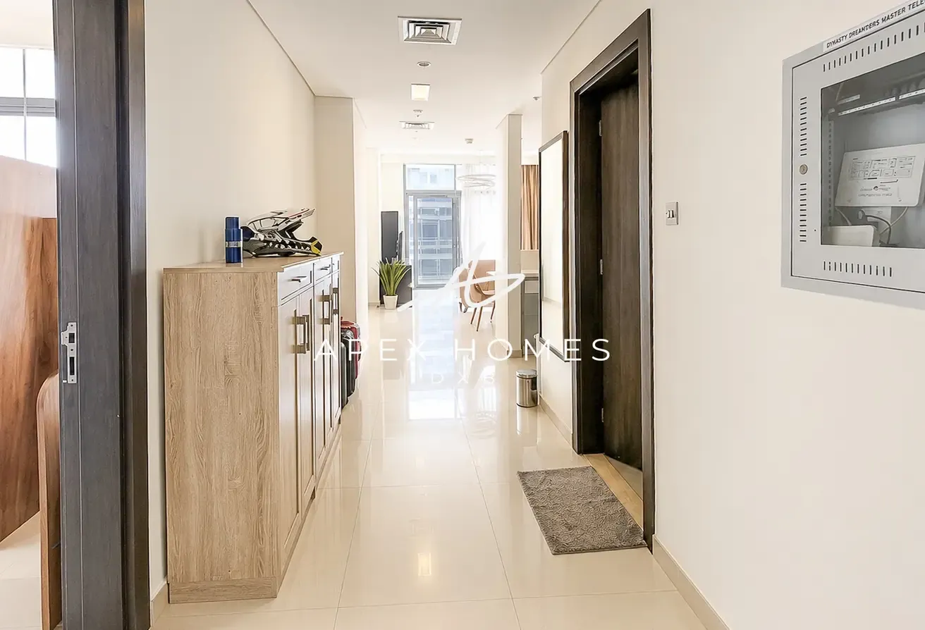 Golf View | Vacant | Corner Unit