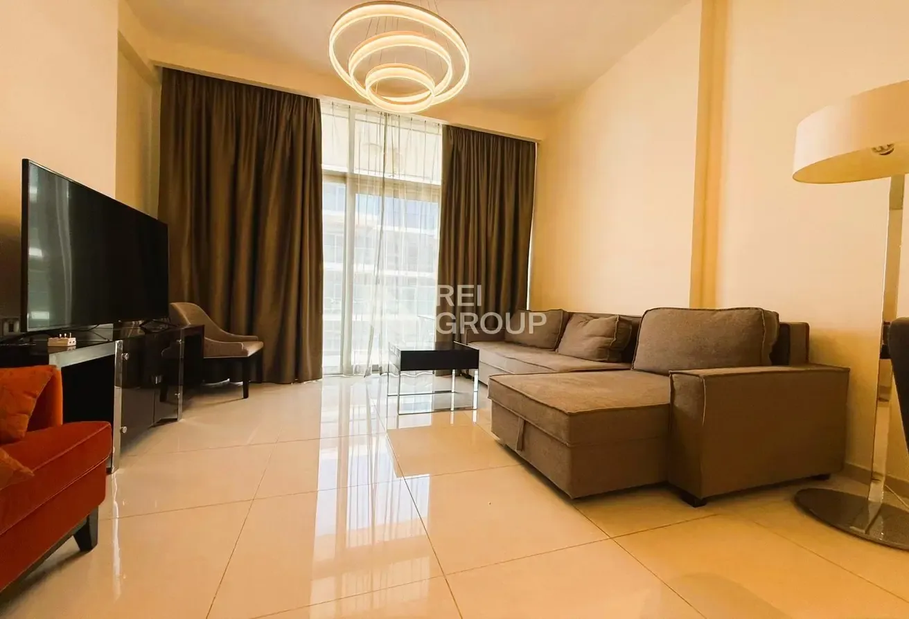 Golf Course View I Fully Furnished | Huge Layout
