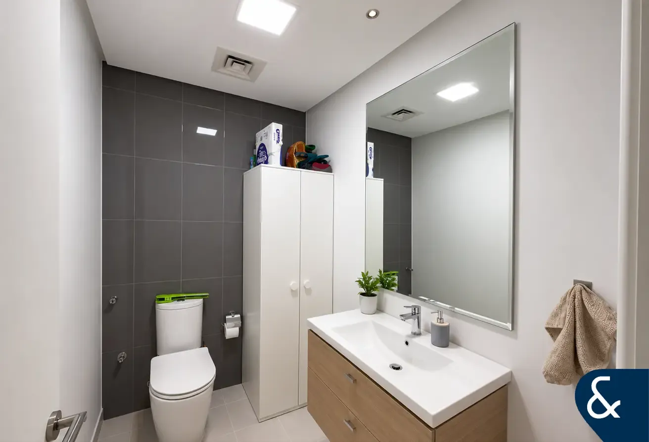 Corner 1 Bed | Upgraded | Golf View | VOT