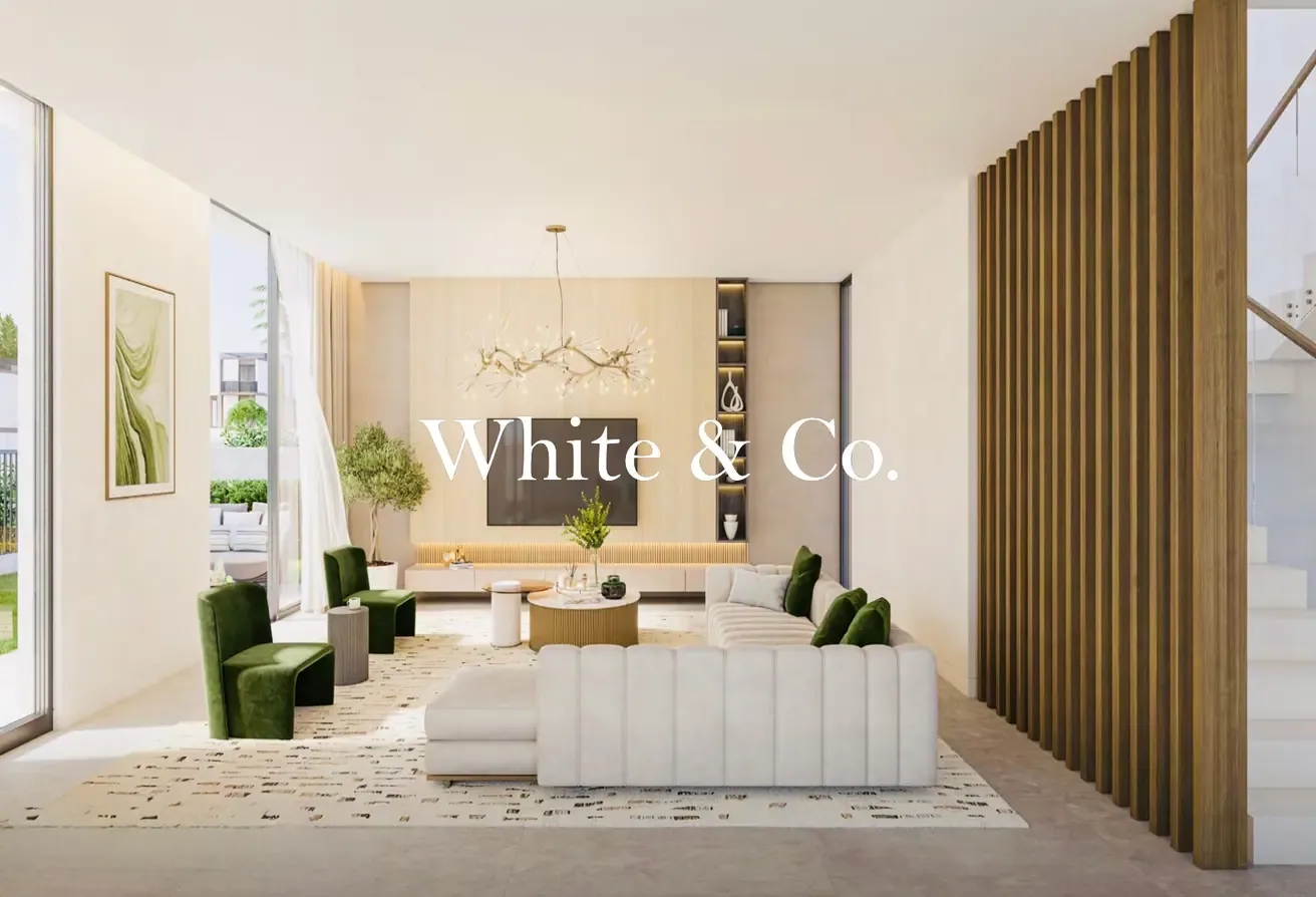 Single Row | Close to Pool | Corner Unit