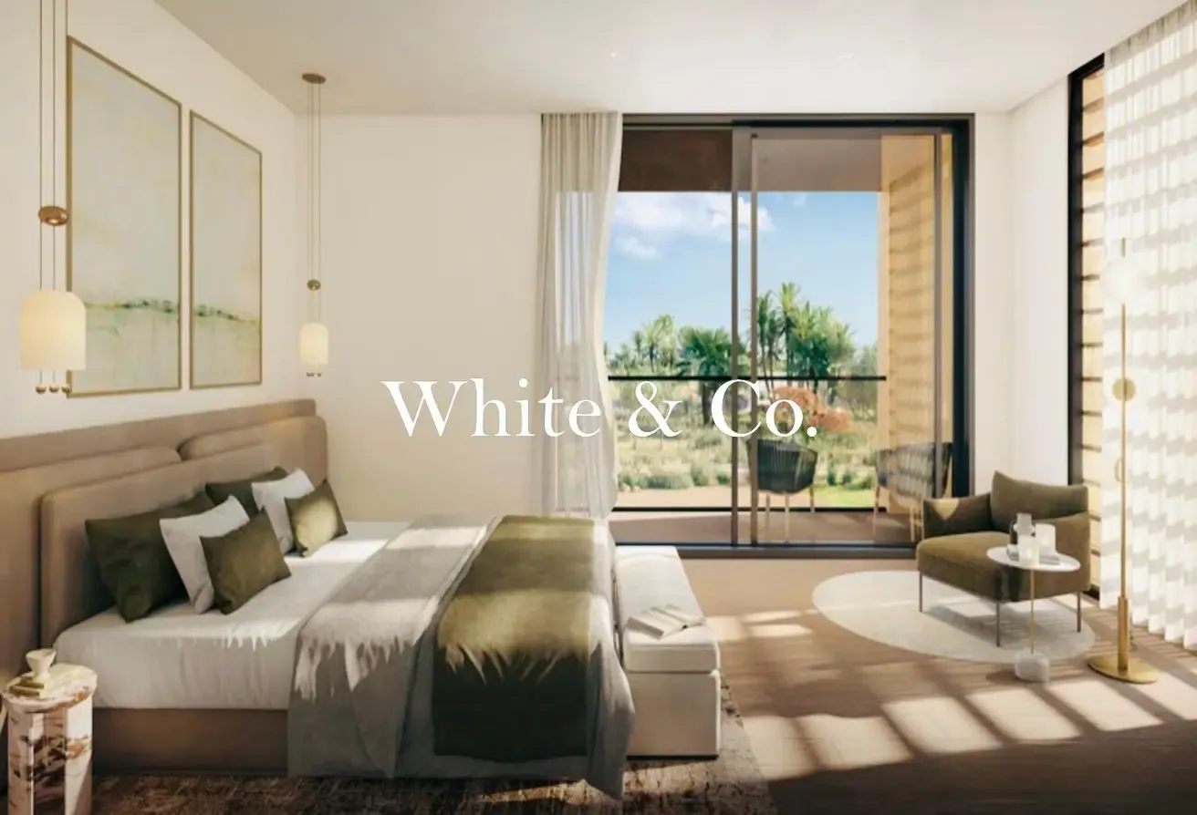 Single Row | Close to Pool | Corner Unit