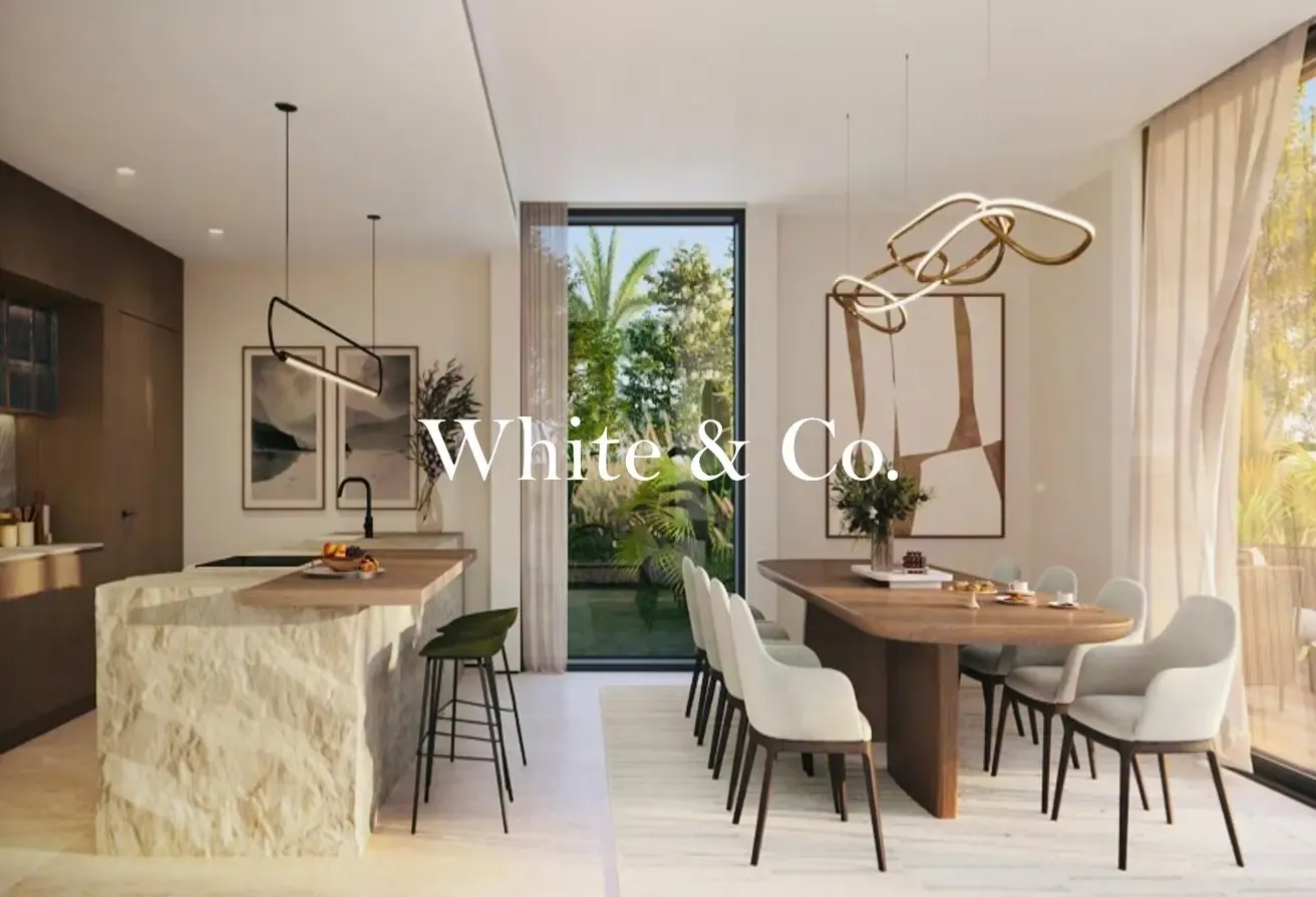 Single Row | Close to Pool | Corner Unit