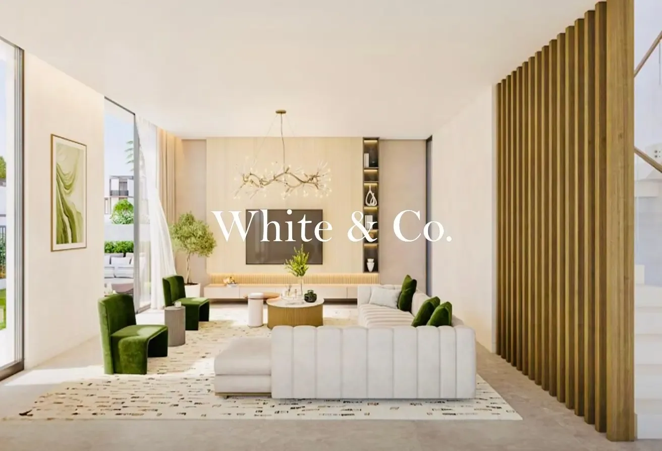 Single Row | Close to Pool | Corner Unit