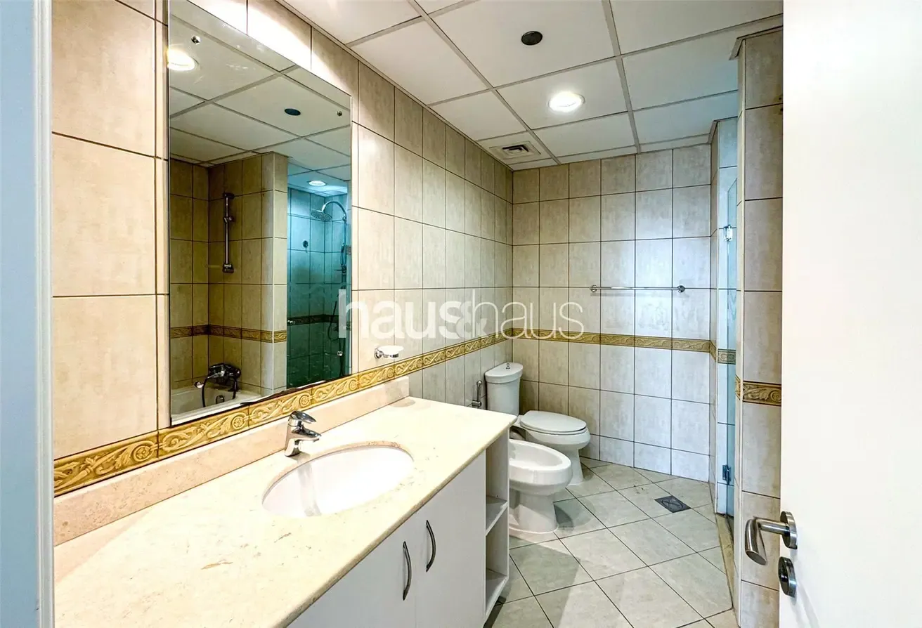 2 Bed | Rare Large Unit | 2 Parking + 1 Storage