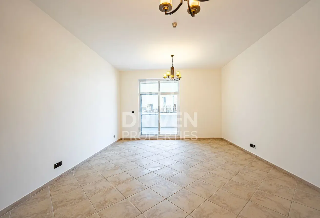Upgraded Apt | Boulevard View | Strategic Location