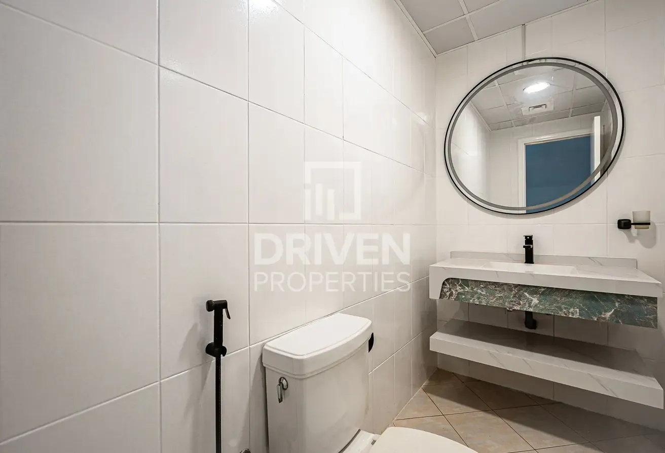 Upgraded Apt | Boulevard View | Strategic Location